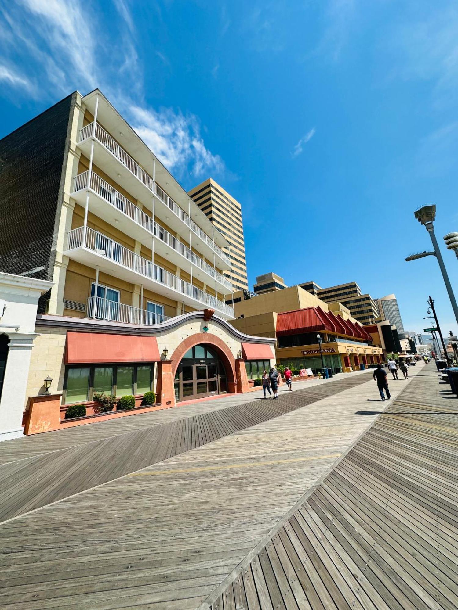 Days Inn By Wyndham Atlantic City Oceanfront-Boardwalk Exterior photo